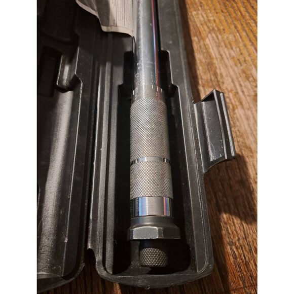 Pittsburgh Pro 1/2" Drive Click Torque Wrench 20–150 ft-lbs w/ Case & Paperwork - Picture 5 of 6